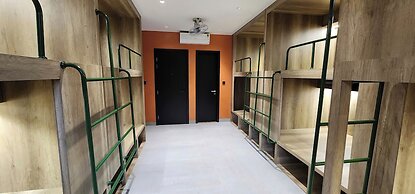 1995S HOSTEL