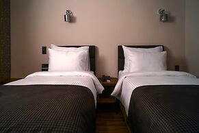 Grand Clover Hotel