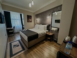 Grand Clover Hotel