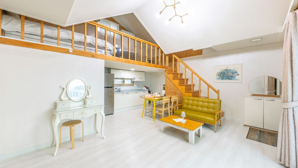 Yeosu Grace Family Pension