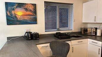House - Sleeps 8 - Parking - Station Close