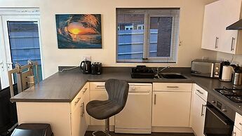 House - Sleeps 8 - Parking - Station Close