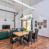 Chalet in Roprachtice Near Ski Slopes