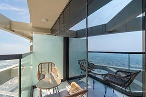 Lux BnB Aykon Tower Skyline Views