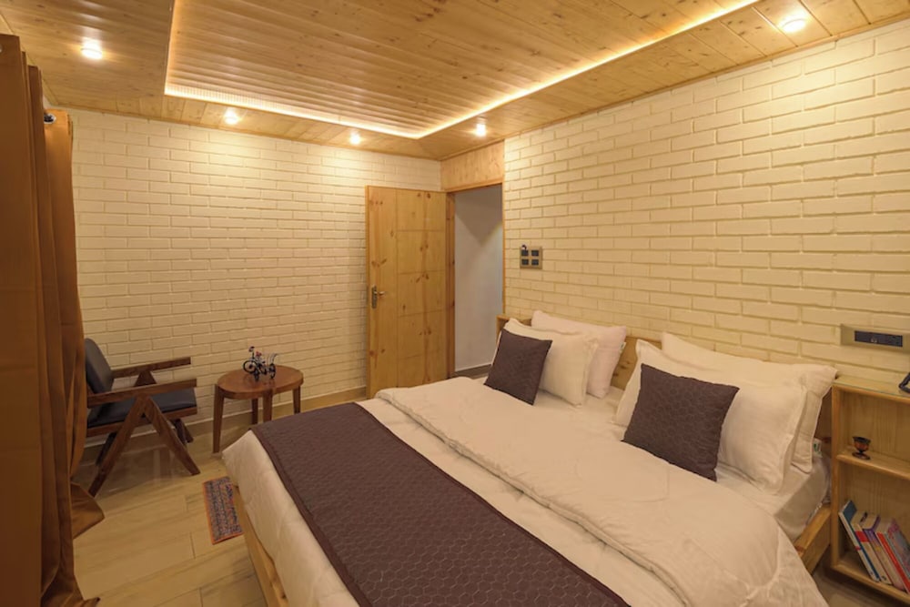 PalPenzy - Bespoke Premium Stay