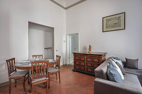2 Bedroom Apartment in Florence's Heart