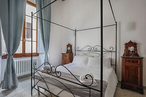 2 Bedroom Apartment in Florence's Heart