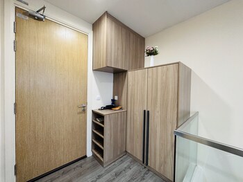 Spacious Duplex Oasis Icon City