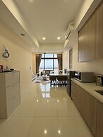 Spacious Duplex Oasis Icon City