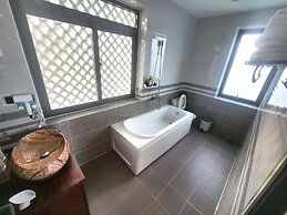 Sunny Shore Resort