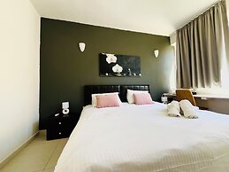 8Villa