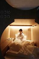 D.A.L Premium Capsule Hotel