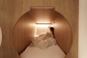 D.A.L Premium Capsule Hotel