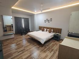 Hotel Shanti Palace By GRB
