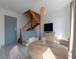 Modern Seaside Apartment