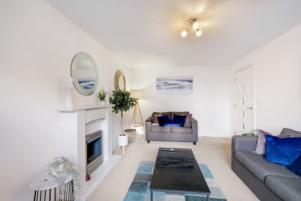 Cherry Banks 5 Bedroom & 3 Bathroom Hse