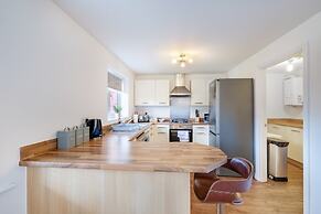 Cherry Banks 5 Bedroom & 3 Bathroom Hse