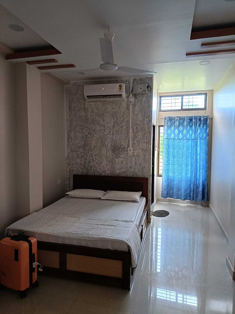Hotel Royal Residency Assam By GRB