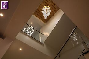 Hotel Raj Lodging &Boarding