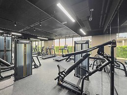 High-end Studio With Rooftop Pool and gym