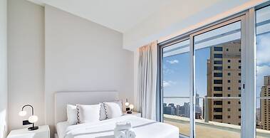 LUX The Premium Marina Sea View Suite
