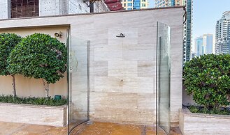LUX The Premium Marina Sea View Suite