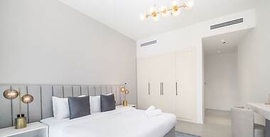 LUX The Premium Marina Sea View Suite