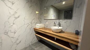 Tung Hotel