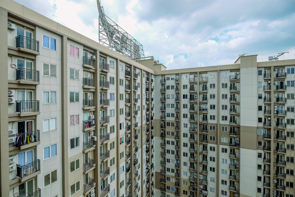 Fancy and Nice 2BR Apartment at Podomoro Golf View