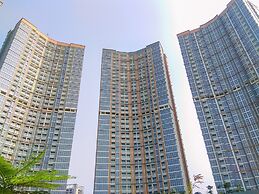 Best View and Comfy Studio at Gold Coast Apartment