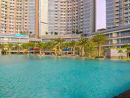 Best View and Comfy Studio at Gold Coast Apartment