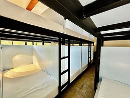 Bluewaves Hostel & Villa Panagsama by Hiverooms