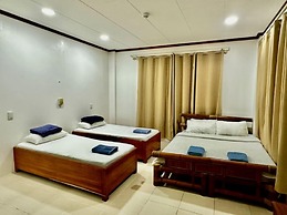 Bluewaves Hostel & Villa Panagsama by Hiverooms