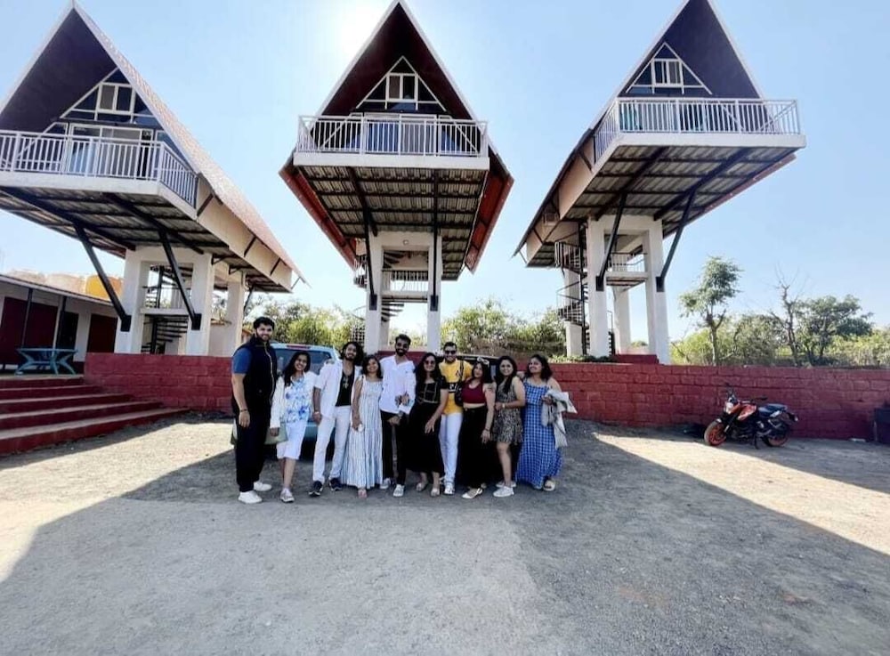 Manshas High-5 Resort