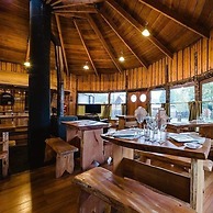 Neltume Lodge