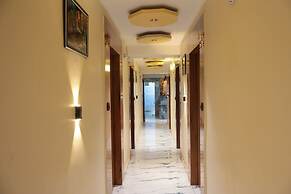 Hotel meet palace