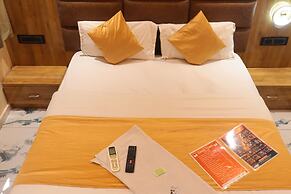 Hotel meet palace