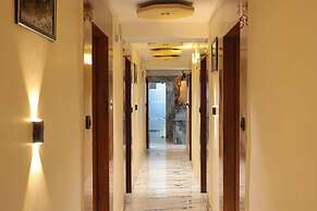 Hotel meet palace