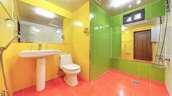 Goseong Beach Jin Spa Pension