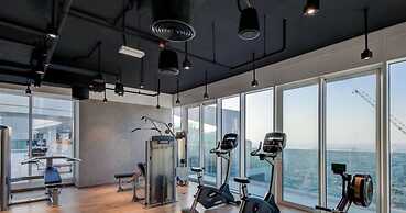 Lux 1BR w World Highest Sky Track Rooftop Pool