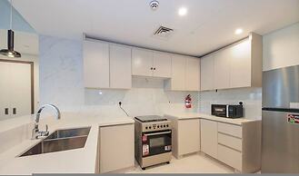 Lux 1BR w World Highest Sky Track Rooftop Pool