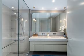 Premium 2BR Emaar Beachfront w Beach Access