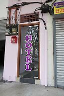 Hotel Sixty Nine