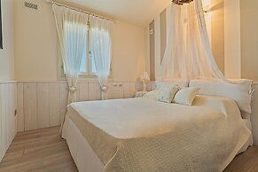 Villa Blue Sphere with Pool by Wonderful Italy