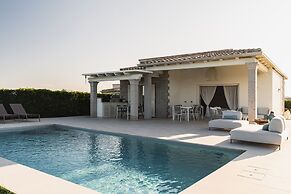 Villa Blue Sphere with Pool by Wonderful Italy