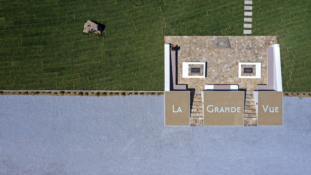 La Grande Vue Private Villas