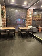 Martin City Hotel