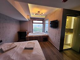 Martin City Hotel