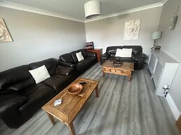 Eco Friendly White House Sleeps 8