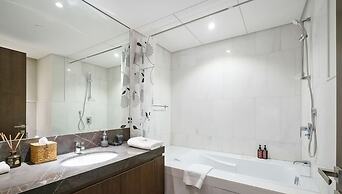 High Floor Lux 2BR nr Top Golf Dubai Marina JLT